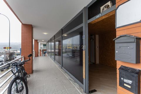 Erhvervsejendom i Carnaxide, Lisbon, Carnaxide - € 450.000 | Ref: C0379-00987 - foto 9