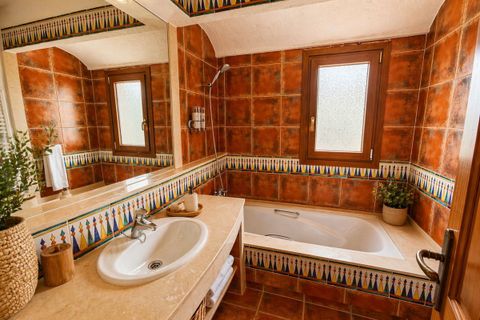 Finca i Casares, Malaga, Casares - € 1.400.000 | Ref: DPIe38718 - foto 30