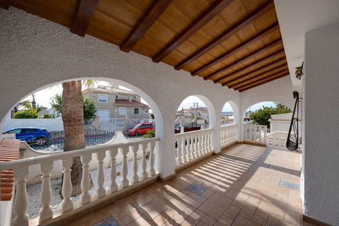 Villa i Torrevieja, Alicante, Torrevieja - € 370.000 | Ref: MLSC2407760 - foto 32