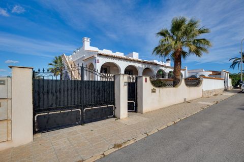 Villa i Torrevieja, Alicante, Torrevieja - € 370.000 | Ref: MLSC2407760 - foto 40