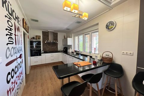 Villa a Cocentaina, Alicante, Cocentaina - € 400.000 | Ref: 20203/12462 - foto 12