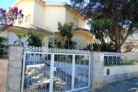 Villa i Carcavelos, Lisbon, Carcavelos - € 680.000 | Ref: C0184-00961 - foto 1