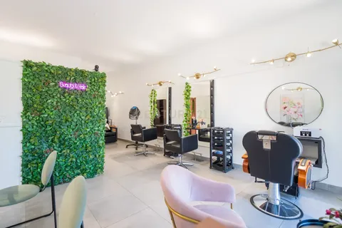 Erhvervsejendom i Carcavelos, Lisbon, Carcavelos - € 25.000 | Ref: C0417-00366 - foto 2