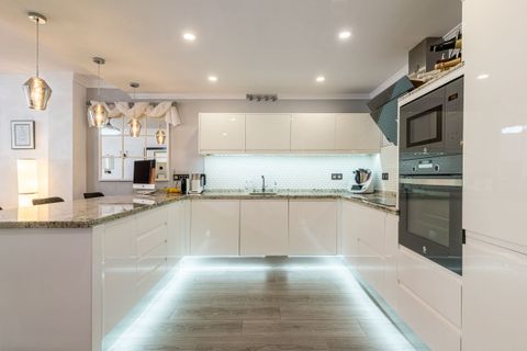 Lejlighed i Benahavis, Malaga, Benahavis - € 385.000 | Ref: DPIe24095 - foto 3