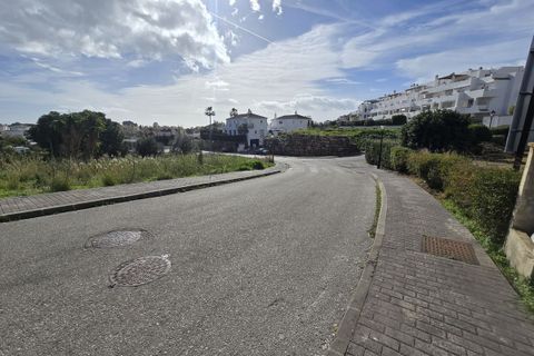 Helårsgrund i Estepona, Malaga, Estepona - € 394.000 | Ref: R5288476 - foto 1