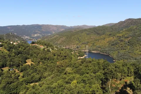 Helårsgrund i Paredes, Porto, Paredes - € 150.000 | Ref: C0256-01735 - foto 1