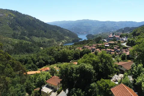 Helårsgrund i Celorico de Basto, Braga, Celorico de Basto - € 100.000 | Ref: C0256-03238 - foto 14