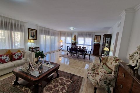 Villa a Marbella, Malaga, Marbella - € 2.200.000 | Ref: DPIe37456 - foto 13