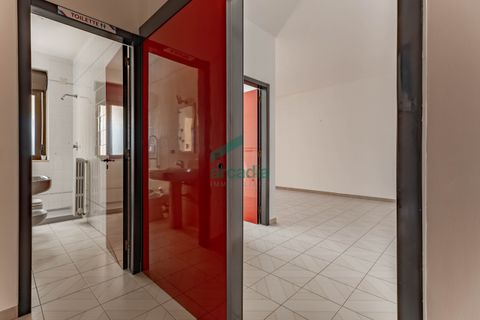 Erhvervsejendom i Bari, Bari, Bari - € 240.000 | Ref: 12008/2026 - foto 3