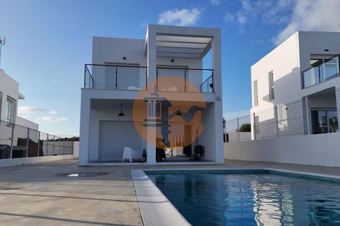 Villa en Ayamonte, Huelva, Ayamonte - € 380.000 | Ref: SU-CS-MI-94094 - photo 9