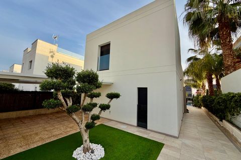 Villa i Rojales, Alicante, Rojales - € 459.000 | Ref: 27-23-502-11-1043/74215 - foto 2