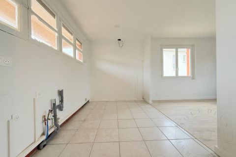 Villa a Chaponost, Rhone, Chaponost - € 480.000 | Ref: getkey_u_510452729 - foto 3