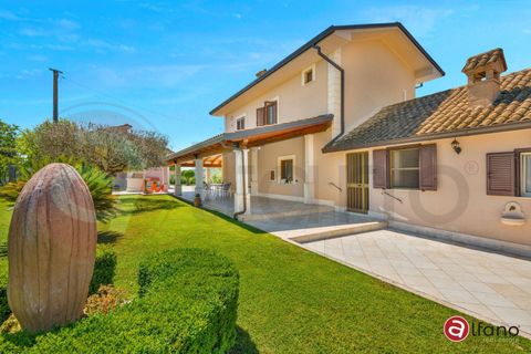 Villa i Pontecorvo, Frosinone, Pontecorvo - € 290.000 | Ref: AC99-149-1623 - foto 1