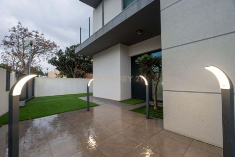 Villa i Oeiras, Lisbon, Oeiras - € 1.250.000 | Ref: C0444-00585 - foto 2