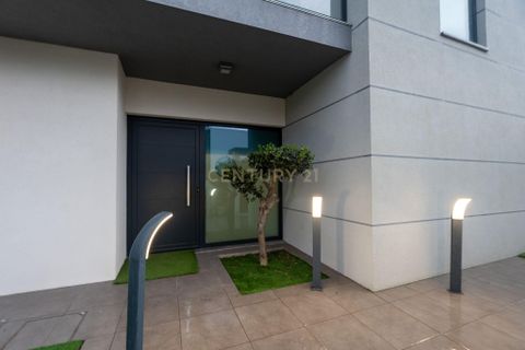 Villa i Oeiras, Lisbon, Oeiras - € 1.250.000 | Ref: C0444-00585 - foto 3