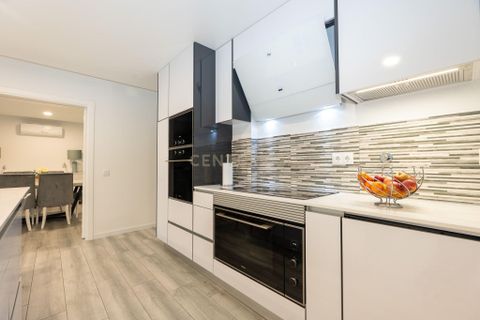 Villa i Oeiras, Lisbon, Oeiras - € 1.250.000 | Ref: C0444-00585 - foto 14