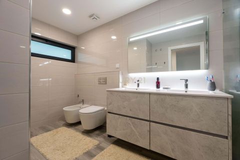 Villa i Oeiras, Lisbon, Oeiras - € 1.250.000 | Ref: C0444-00585 - foto 33