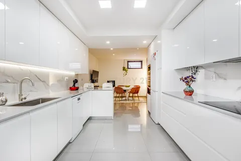 Villa i Oeiras, Lisbon, Oeiras - € 760.000 | Ref: C0246-03222 - foto 4