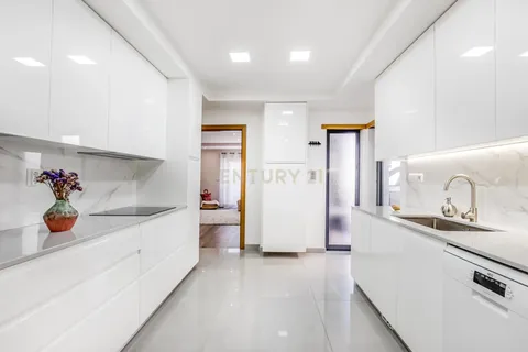Villa i Oeiras, Lisbon, Oeiras - € 760.000 | Ref: C0246-03222 - foto 5
