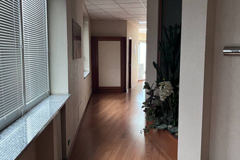 L'establiment comercial a Abbiategrasso, Milan, Abbiategrasso - € 24.166/mes | Ref: 37741 - foto 3