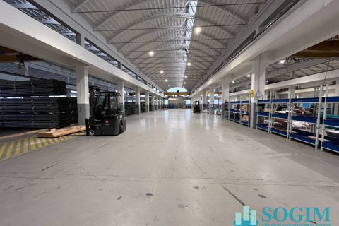 L'establiment comercial a Abbiategrasso, Milan, Abbiategrasso - € 24.166/mes | Ref: 37741 - foto 9