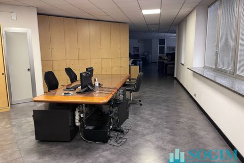 L'establiment comercial a Abbiategrasso, Milan, Abbiategrasso - € 24.166/mes | Ref: 37741 - foto 15
