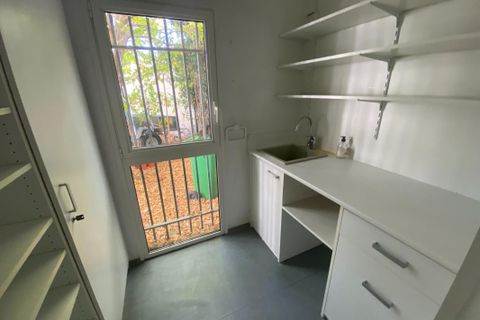 L'establiment comercial a Avignon, Vaucluse, Avignon - € 19.416/mes | Ref: 1423 - foto 4