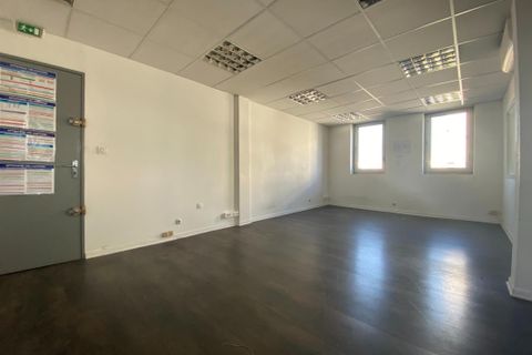 L'establiment comercial a Avignon, Vaucluse, Avignon - € 10.428/mes | Ref: 34584-1 - foto 2