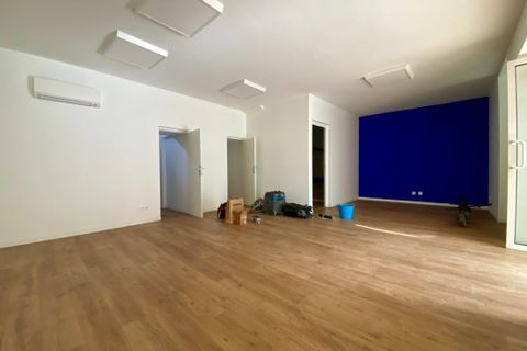 L'establiment comercial a Avignon, Vaucluse, Avignon - € 27.408/mes | Ref: 1374 - foto 2