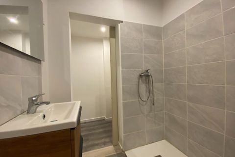 L'establiment comercial a Avignon, Vaucluse, Avignon - € 10.200/mes | Ref: 984 - foto 5