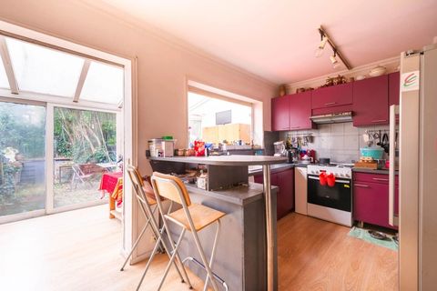 Villa a Clamart, Hauts-de-Seine, Clamart - € 699.000 | Ref: 340930891465 - foto 2
