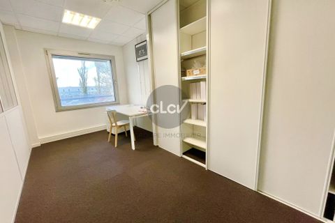 L'establiment comercial a Bron, Rhone, Bron - € 8.583/mes | Ref: 86701758 - foto 12