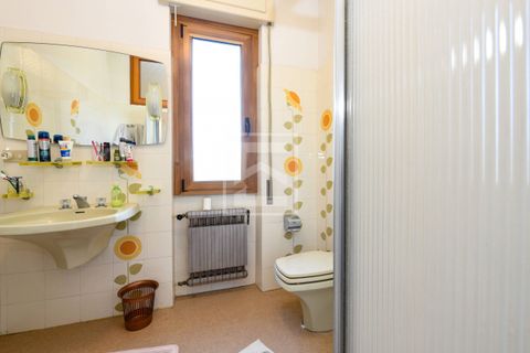 Villa i Tignale, Brescia, Tignale - € 589.000 | Ref: 33091031-95 - foto 28