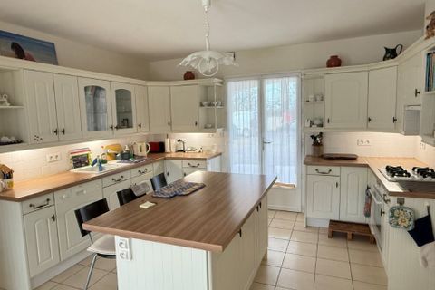 Villa i Confolens, Charente, Confolens - € 249.950 | Ref: r7413 - foto 15