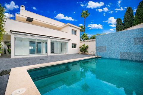 Villa i Alfaz del Pi, Alicante - foto 1