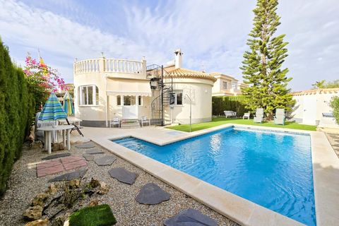 Villa i Playa Flamenca, Alicante, Playa Flamenca - € 570.000 | Ref: 27-42-239-11-590/73898 - foto 1