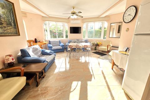 Villa i Playa Flamenca, Alicante, Playa Flamenca - € 570.000 | Ref: 27-42-239-11-590/73898 - foto 4