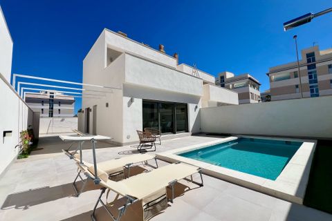 Villa i Orihuela Costa, Alicante, Orihuela Costa - € 539.900 | Ref: NBCB-22111 - foto 1
