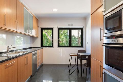 Lejlighed i Oeiras, Lisbon, Oeiras - € 720.000 | Ref: C0184-01246 - foto 11