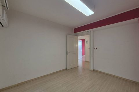 Erhvervsejendom i Palermo, Palermo, Palermo - € 145.000 | Ref: Via Briuccia Ufficio - foto 11