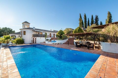 Villa i Alcaudete, Jaen, Alcaudete - € 950 000 | Ref: GR3979/8251 - foto 2