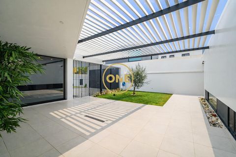 Byhus i Ponta Delgada, Sao Miguel, Ponta Delgada - € 1.300.000 | Ref: ONE401811-47 - foto 4