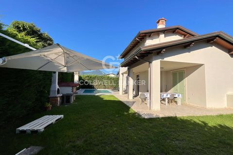 Villa i Pietrasanta, Lucca, Pietrasanta - € 1.050.000 | Ref: CBI129-1788-130306 - foto 2
