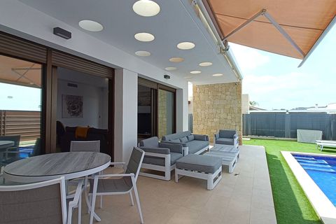 Villa i Orihuela, Alicante, Orihuela - € 449.475 | Ref: MCO-91025 - foto 31