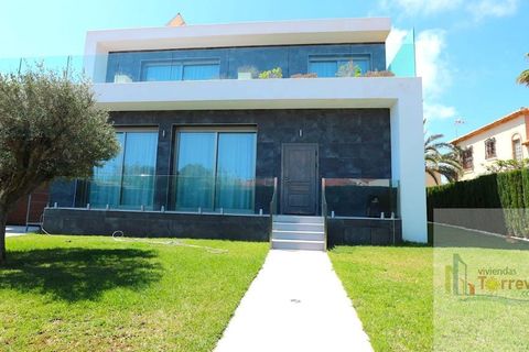 Villa i Torrevieja, Alicante, Torrevieja - € 709.000 | Ref: 701-VTOR1 - foto 1