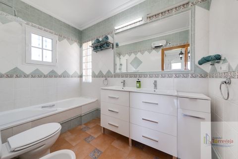 Villa i Orihuela Costa, Alicante, Orihuela Costa - € 395.000 | Ref: 855-   COR2806 - foto 9