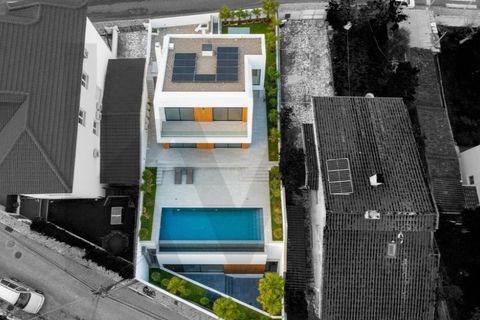 Villa i Carnaxide, Lisbon, Carnaxide - € 470.000 | Ref: KWPT-026686 - foto 9