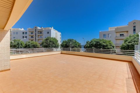Dúplex a Alges, Lisbon, Alges - € 3.245/mes | Ref: Duplex T3 com amplo terraço e vista de rio - foto 11