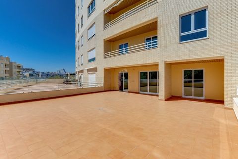 Dúplex a Alges, Lisbon, Alges - € 3.245/mes | Ref: Duplex T3 com amplo terraço e vista de rio - foto 12