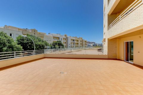 Dúplex a Alges, Lisbon, Alges - € 3.245/mes | Ref: Duplex T3 com amplo terraço e vista de rio - foto 13